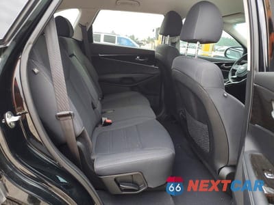 Zdjęcie 11 z 14 samochodu: 2019 KIA SORENTO L VIN:5XYPG4A36KG592141 - miniatura