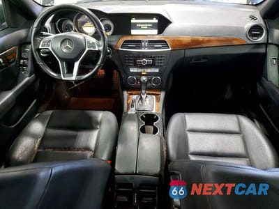 Zdjęcie 8 z 12 samochodu: 2012 MERCEDES-BENZ C 300 4MATIC VIN:WDDGF8BB5CA613665 - miniatura