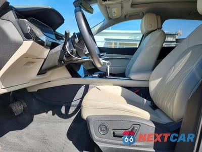 Zdjęcie 7 z 13 samochodu: 2024 AUDI Q8 E-TRON PREMIUM PLUS VIN:WA15AAGE7RB005444 - miniatura