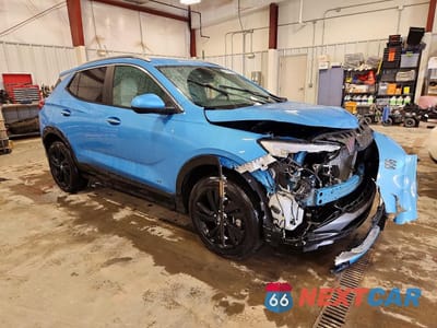 Czwarte zdjęcie samochodu z boku: 2025 BUICK ENCORE GX SPORT TOURING VIN:KL4AMESL9SB116229 - miniatura