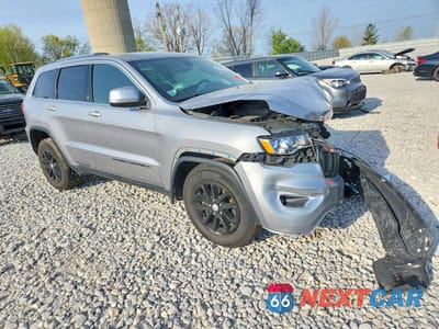Czwarte zdjęcie samochodu z boku: 2021 JEEP GRAND CHEROKEE LAREDO VIN:1C4RJFAG1MC649183 - miniatura