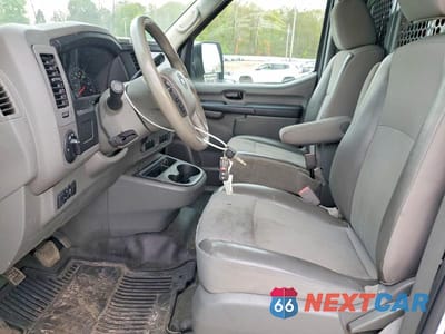 Zdjęcie 7 z 13 samochodu: 2019 NISSAN NV 2500 HD S VIN:1N6BF0LY2KN808880 - miniatura