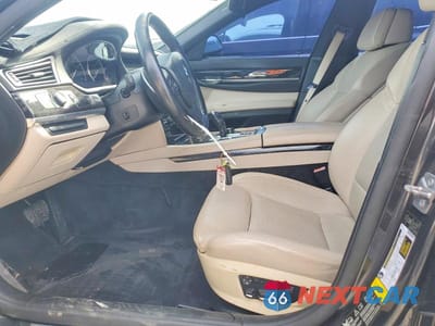 Zdjęcie 7 z 11 samochodu: 2011 BMW 750 LXI VIN:WBAKC8C54BC432112 - miniatura
