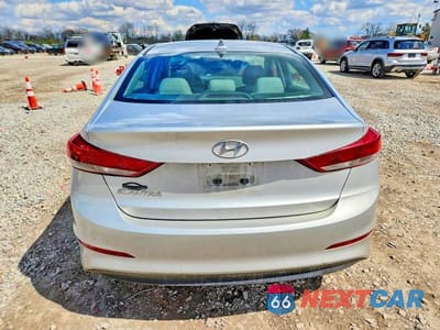 Zdjęcie 6 z 11 samochodu: 2018 HYUNDAI ELANTRA VALUE EDITION VIN:5NPD84LF5JH214018 - miniatura