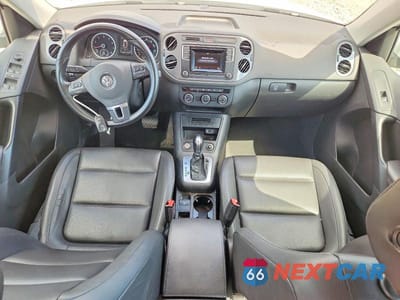 Zdjęcie 8 z 13 samochodu: 2016 VOLKSWAGEN TIGUAN S VIN:WVGAV7AX9GW607205 - miniatura