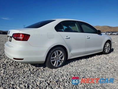 Trzecie zdjęcie samochodu z tyłu: 2015 VOLKSWAGEN JETTA BASE VIN:3VW2K7AJ2FM226028 - miniatura