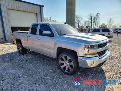 Czwarte zdjęcie samochodu z boku: 2019 CHEVROLET SILVERADO LD K1500 LT VIN:2GCVKPEC7K1237930 - miniatura