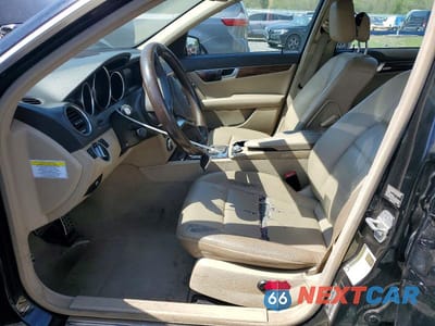 Zdjęcie 7 z 12 samochodu: 2013 MERCEDES-BENZ C 300 4MATIC VIN:WDDGF8AB2DR281267 - miniatura
