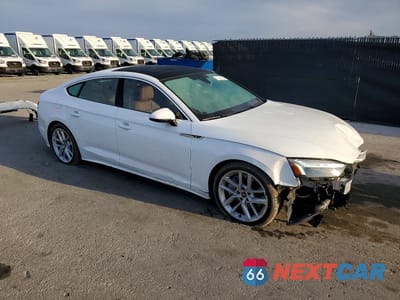 Czwarte zdjęcie samochodu z boku: 2024 AUDI A5 PREMIUM PLUS 45 VIN:WAUFACF56RA049574 - miniatura