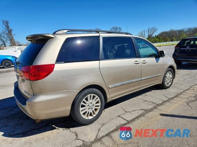 Trzecie zdjęcie samochodu z tyłu: 2010 TOYOTA SIENNA XLE LIMITED VIN:5TDYK4CC5AS291345 - miniatura