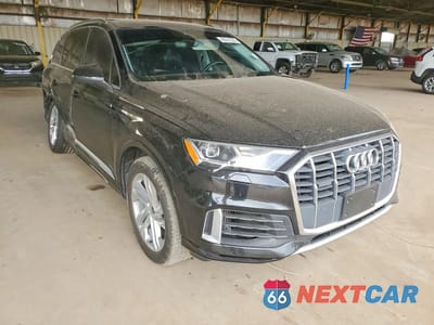 Czwarte zdjęcie samochodu z boku: 2021 AUDI Q7 PREMIUM PLUS VIN:WA1LXAF78MD021349 - miniatura