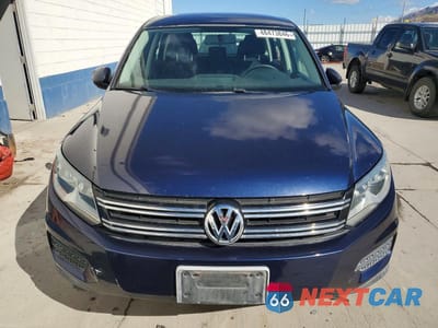 Piąte zdjęcie samochodu w środku: 2012 VOLKSWAGEN TIGUAN S VIN:WVGAV7AX1CW551464 - miniatura
