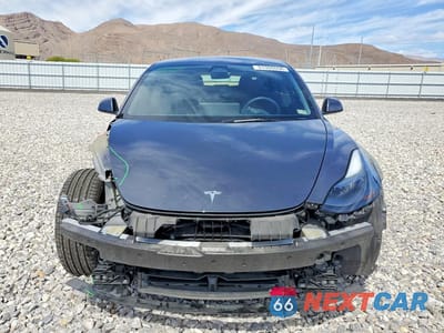 Piąte zdjęcie samochodu w środku: 2023 TESLA MODEL 3 VIN:5YJ3E1EAXPF713411 - miniatura