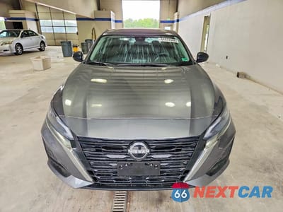 Piąte zdjęcie samochodu w środku: 2024 NISSAN ALTIMA S VIN:1N4BL4BV8RN382526 - miniatura