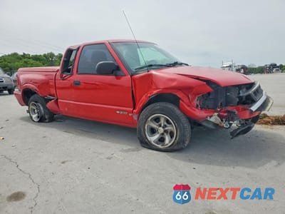 Czwarte zdjęcie samochodu z boku: 2002 CHEVROLET S TRUCK S10 VIN:1GCCS19W528184506 - miniatura
