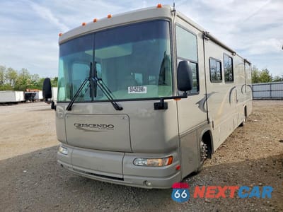 Drugie zdjęcie samochodu z przodu: 2005 FREIGLINER CHASSIS X LINE MOTOR HOME VIN:4UZAAHDC14CN62932 - miniatura