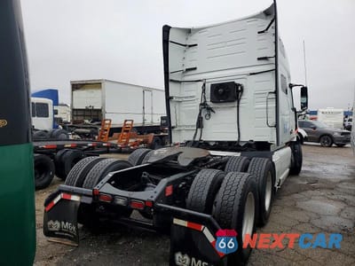 Czwarte zdjęcie samochodu z boku: 2023 VOLVO VNL SEMI TRUCK VIN:4V4NC9EH0PN336877 - miniatura