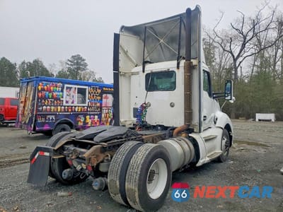 Czwarte zdjęcie samochodu z boku: 2014 KENWORTH CONSTRUCTION T680 VIN:1XKYA48XXEJ403109 - miniatura