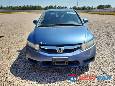 Piąte zdjęcie samochodu w środku: 2010 HONDA CIVIC LX VIN:2HGFA1F56AH306134 - miniatura