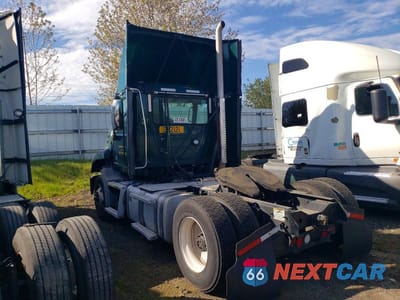 Trzecie zdjęcie samochodu z tyłu: 2018 MACK CXU612 SEMI TRUCK VIN:1M1AW01X5JM010452 - miniatura