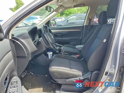 Zdjęcie 7 z 14 samochodu: 2016 MITSUBISHI OUTLANDER ES VIN:JA4AD2A34GZ017879 - miniatura