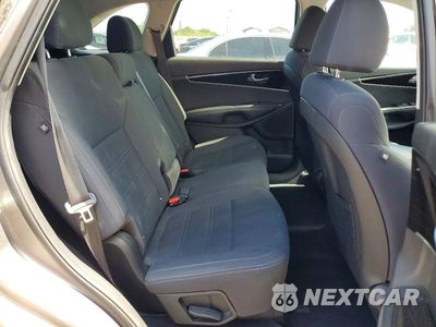 Zdjęcie 11 z 14 samochodu: 2019 KIA SORENTO LX VIN:5XYPG4A33KG438972 - miniatura