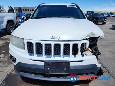 Piąte zdjęcie samochodu w środku: 2014 JEEP COMPASS SPORT VIN:1C4NJCBA0ED595085 - miniatura