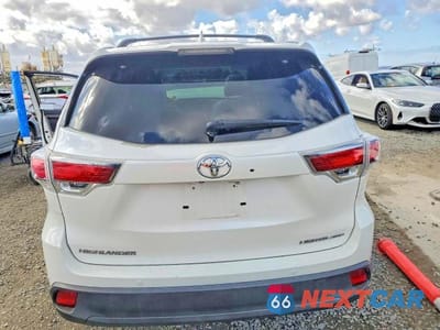 Zdjęcie 6 z 14 samochodu: 2015 TOYOTA HIGHLANDER LIMITED PLATINUM VIN:5TDDKRFH7FS134409 - miniatura