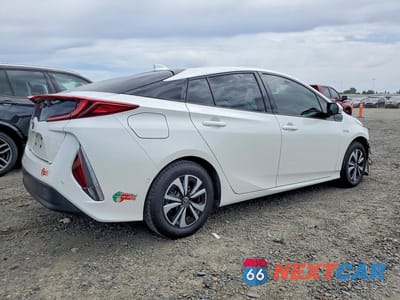Trzecie zdjęcie samochodu z tyłu: 2017 TOYOTA PRIUS PRIME ADVANCED VIN:JTDKARFP3H3003452 - miniatura