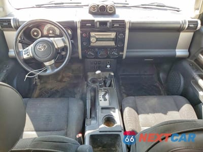 Zdjęcie 8 z 13 samochodu: 2007 TOYOTA FJ CRUISER BASE VIN:JTEBU11F670096325 - miniatura