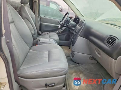 Zdjęcie 7 z 13 samochodu: 2005 DODGE GRAND CARAVAN SXT VIN:2D4GP44L65R203822 - miniatura
