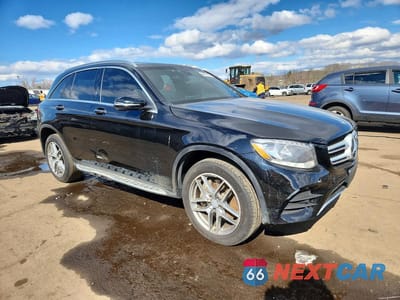 Czwarte zdjęcie samochodu z boku: 2017 MERCEDES-BENZ GLC 300 4MATIC VIN:WDC0G4KB7HF184972 - miniatura