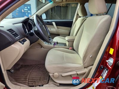 Zdjęcie 7 z 13 samochodu: 2010 TOYOTA HIGHLANDER BASE VIN:5TDBK3EH5AS003204 - miniatura