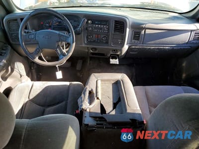 Zdjęcie 8 z 12 samochodu: 2004 CHEVROLET SILVERADO C1500 VIN:2GCEC19T641400185 - miniatura