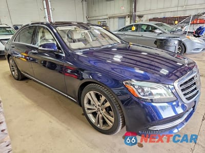 Czwarte zdjęcie samochodu z boku: 2020 MERCEDES-BENZ S 560 4MATIC VIN:W1KUG8GBXLA556078 - miniatura