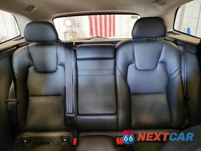 Zdjęcie 10 z 13 samochodu: 2018 VOLVO XC60 T5 VIN:LYV102RK9JB083419 - miniatura