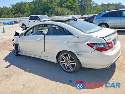 Drugie zdjęcie samochodu z przodu: 2010 MERCEDES-BENZ E 550 VIN:WDDKJ7CB6AF042995 - miniatura