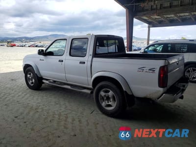 Drugie zdjęcie samochodu z przodu: 2000 NISSAN FRONTIER XE VIN:1N6ED27Y2YC338377 - miniatura