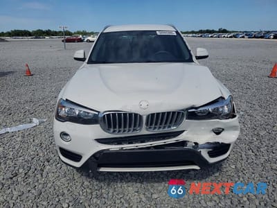 Piąte zdjęcie samochodu w środku: 2017 BMW X3 SDRIVE28I VIN:5UXWZ7C53H0U45097 - miniatura