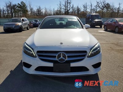 Piąte zdjęcie samochodu w środku: 2019 MERCEDES-BENZ C300 VIN:55SWF8EB1KU300859 - miniatura