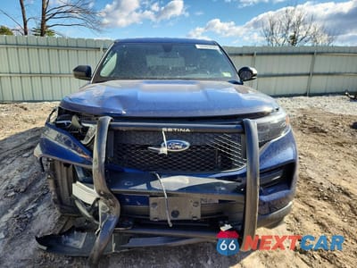 Piąte zdjęcie samochodu w środku: 2023 FORD EXPLORER POLICE INTERCEPTOR VIN:1FM5K8AW5PNA02708 - miniatura