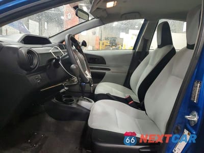 Zdjęcie 7 z 12 samochodu: 2013 TOYOTA PRIUS C ONE VIN:JTDKDTB36D1050939 - miniatura