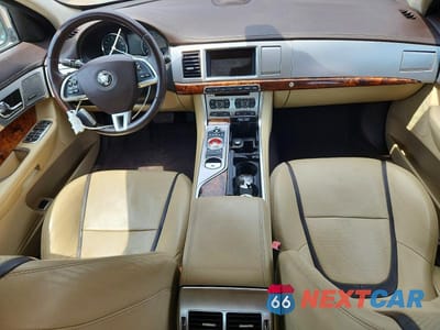 Zdjęcie 8 z 12 samochodu: 2015 JAGUAR XF 3.0 SPORT VIN:SAJWA0F75F8U77885 - miniatura