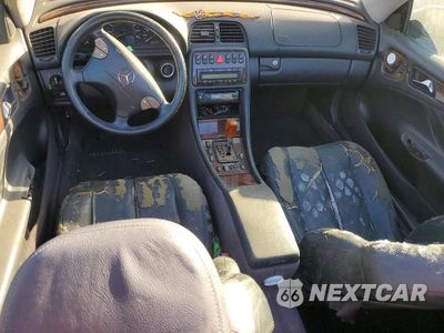 Zdjęcie 8 z 12 samochodu: 2000 MERCEDES-BENZ CLK 320 VIN:WDBLK65G3YT039349 - miniatura
