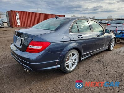 Trzecie zdjęcie samochodu z tyłu: 2014 MERCEDES-BENZ C 300 4MATIC VIN:WDDGF8ABXEG191555 - miniatura