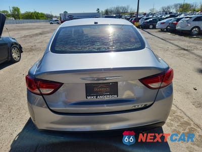 Zdjęcie 6 z 12 samochodu: 2015 CHRYSLER 200 S VIN:1C3CCCBBXFN647039 - miniatura