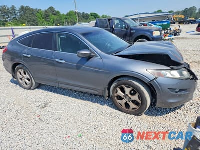 Czwarte zdjęcie samochodu z boku: 2010 HONDA ACCORD CROSSTOUR EXL VIN:5J6TF1H53AL013028 - miniatura