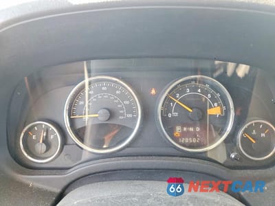 Zdjęcie 9 z 12 samochodu: 2015 JEEP COMPASS LATITUDE VIN:1C4NJCEA8FD110656 - miniatura