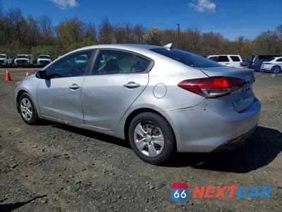 Drugie zdjęcie samochodu z przodu: 2018 KIA FORTE LX VIN:3KPFK4A74JE219463 - miniatura