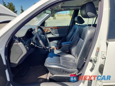 Zdjęcie 7 z 12 samochodu: 2001 MERCEDES-BENZ E 430 VIN:WDBJF70J21B215288 - miniatura